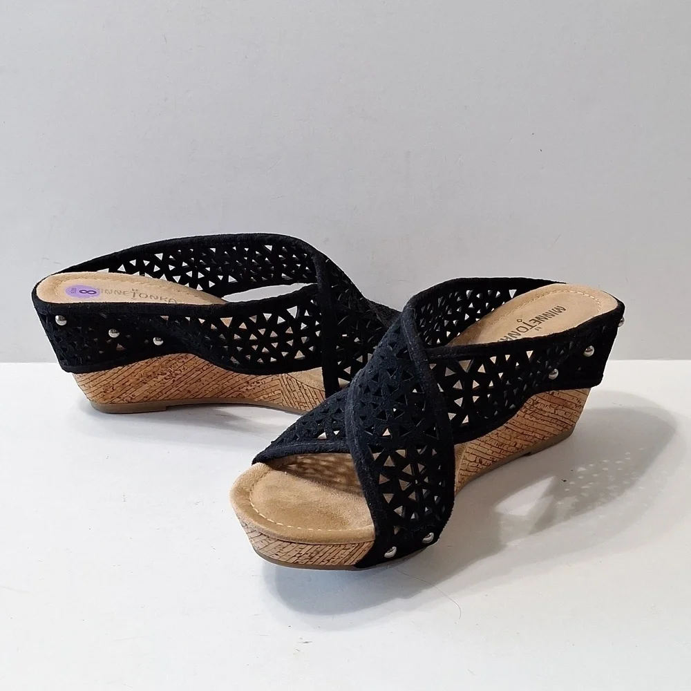 Minnetonka Black Tan Bohemian Lainey Boho Cut Out Suede Wedge Sandals Size 8